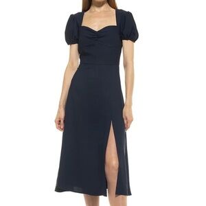 Alexia Admor sweet heart neck